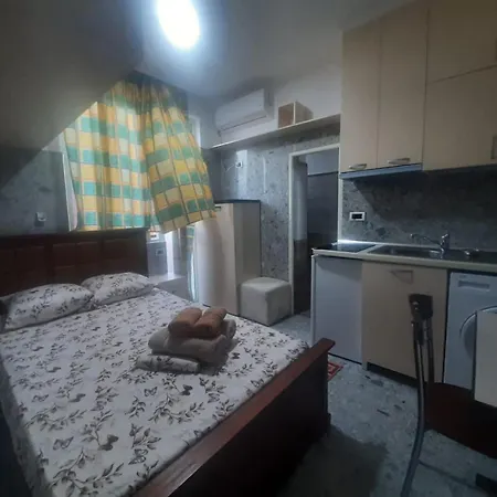 Apartmán And Quite Apparament C