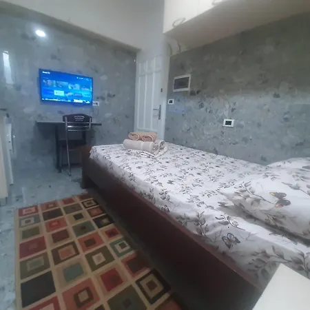 Apartmán And Quite Apparament C Tirana